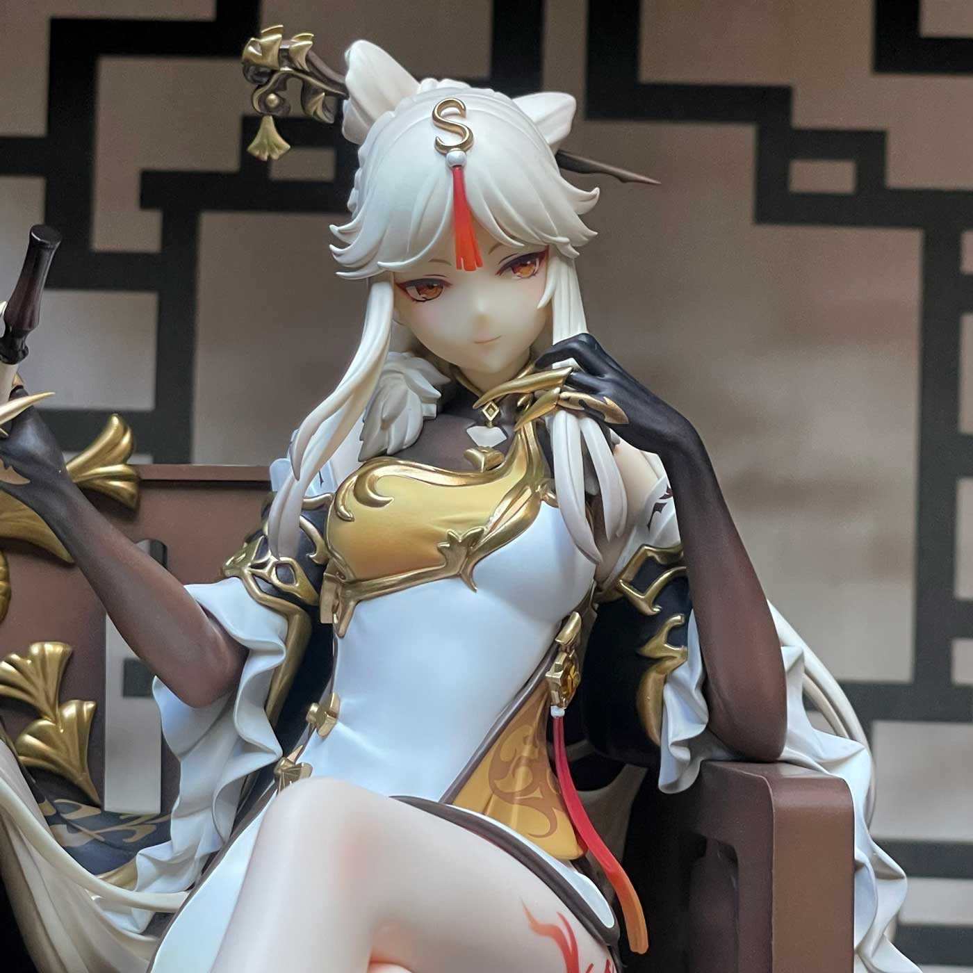 An unboxed Ningguang figure showing a close up of her face